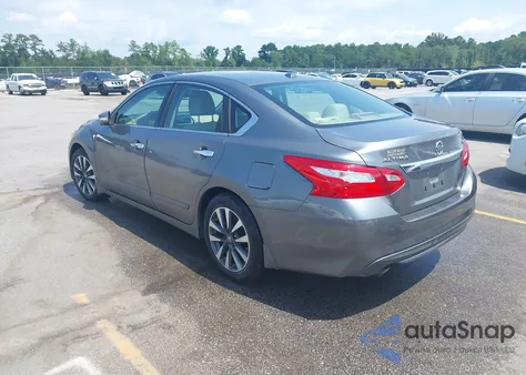 2017 Nissan Altima 2.5 Sv z USA, uszkodzony, nr VIN 1N4AL3AP3HC124983